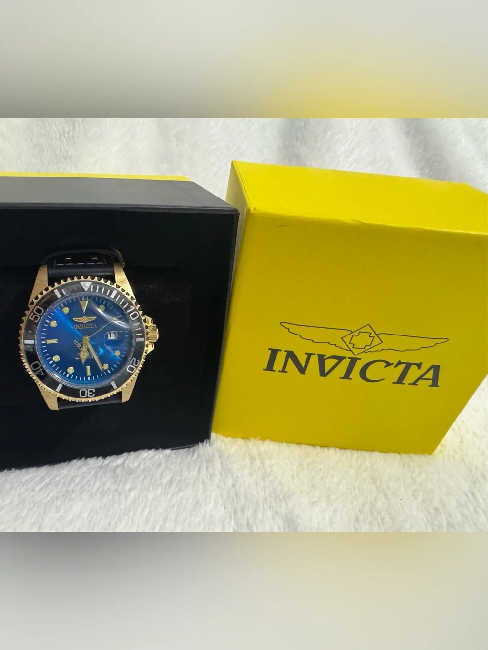 Invicta Pro Diver Blue Dial Blue Leather Men's Watch 43mm 22076